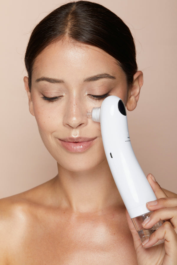 Aspirateur Points Noirs Avec Dispositif D'hydrodermabrasion